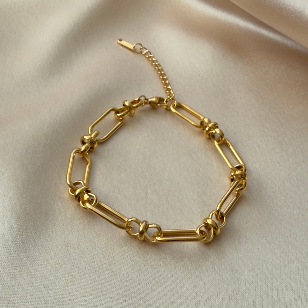 Pretty Bow Bracelet